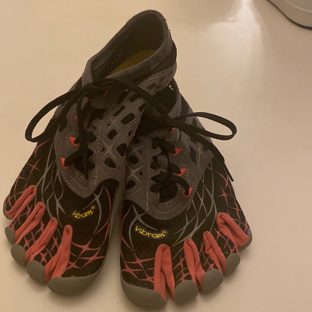 Vibram 5 fingers.